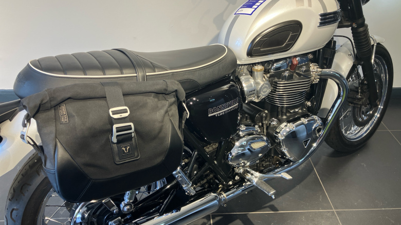 Triumph Bonneville T120 Diamond